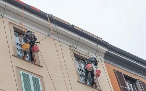Aplicación de pintura siloxánica en fachada de Palma