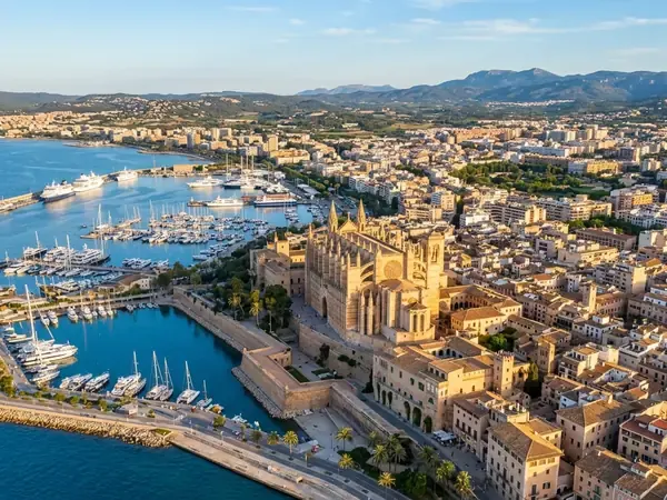 Trabajos verticales en Palma de Mallorca — sede central
